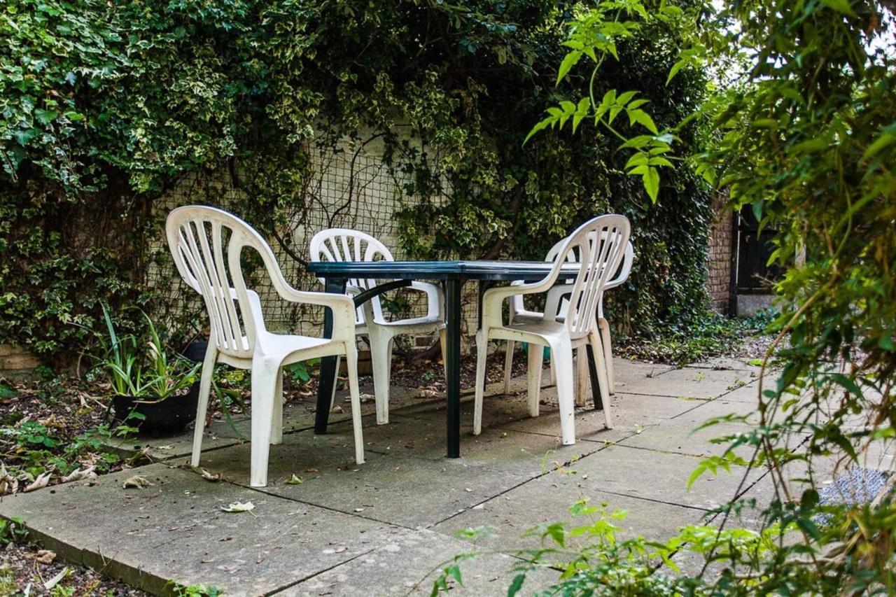 Charming Peaceful 2 Bedroom With Parking And Garden Londra